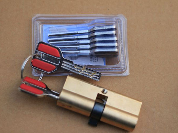 泰州上门开锁（换锁公司）